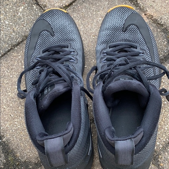 Nike Airmax Infuriate - Picture 3 of 6